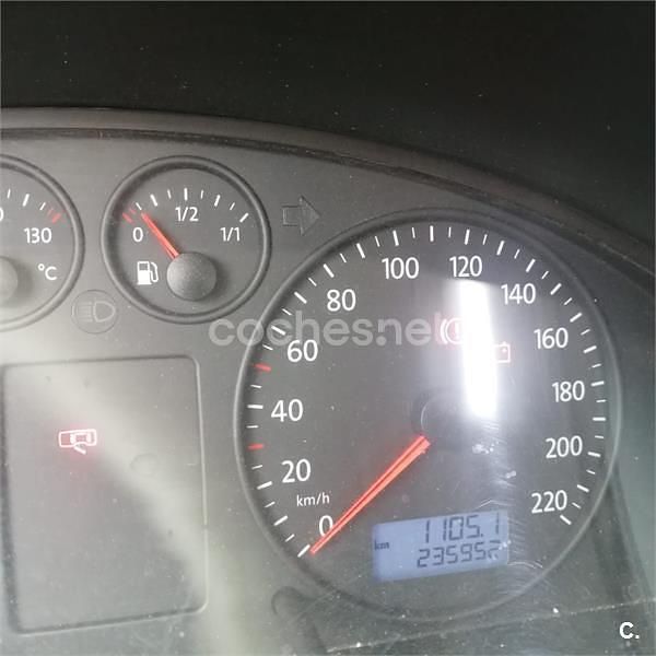 Usado VW Transporter 86 CV (63 kW) 2006 Gris / plata Van