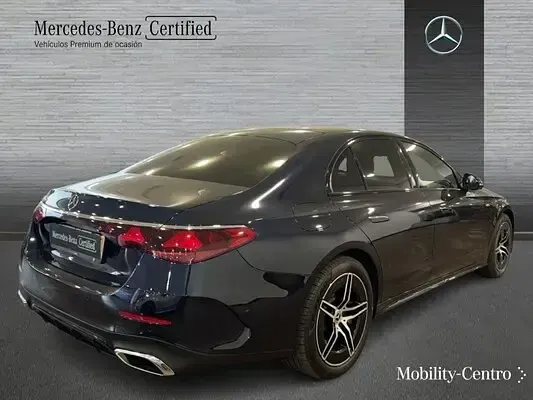 Usado Mercedes E300 313 CV (230 kW) 2025 Azul náutico Berlina
