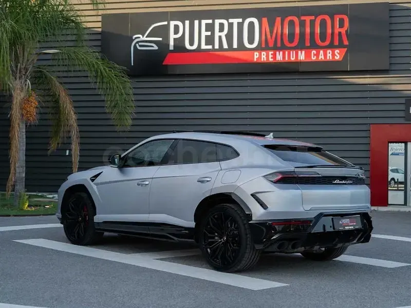 Usado Lamborghini Urus 801 CV (589 kW) 2025 Gris / plata SUV