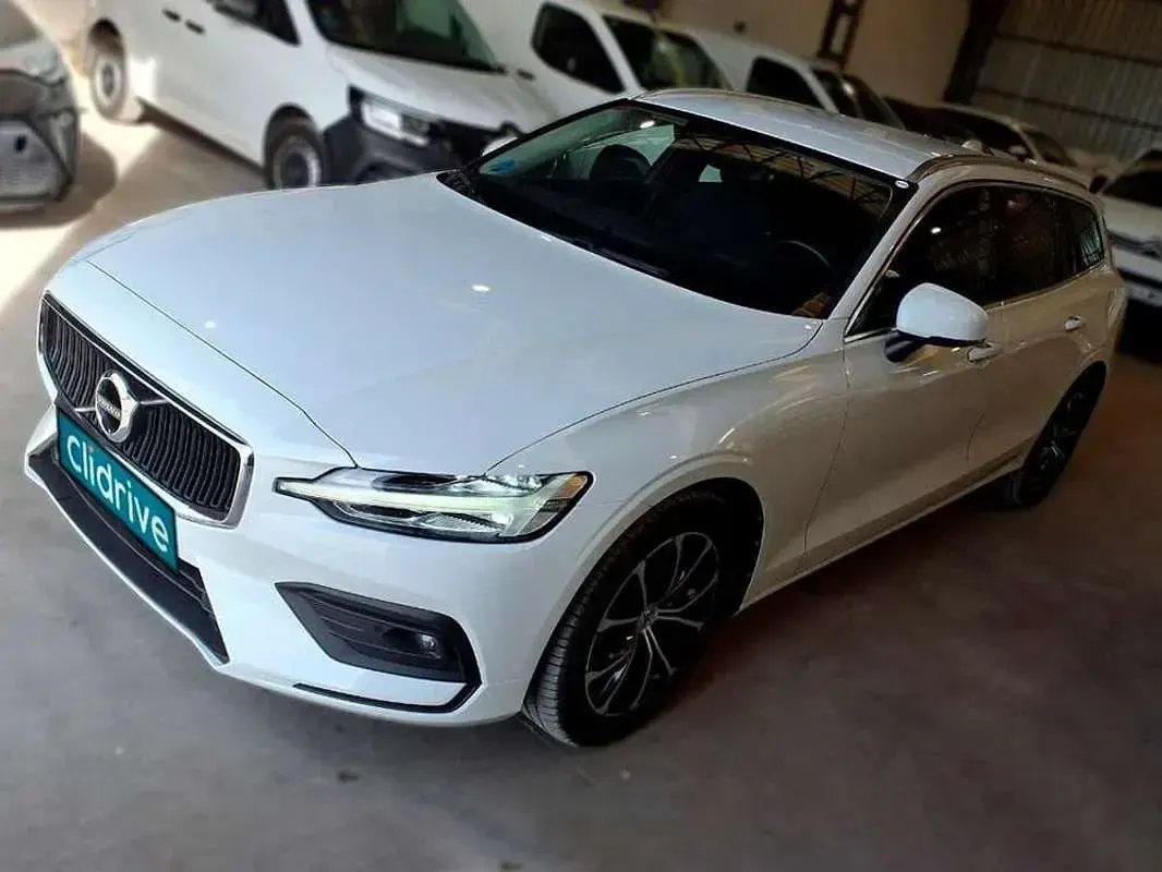 Usado Volvo V60 Momentum 197 CV (144 kW) 2021 Blanco Familiar
