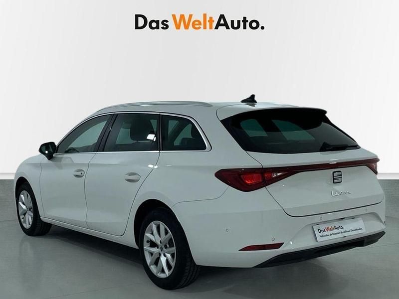 Usado Seat Leon Style 116 CV (85 kW) 2025 Blanco Familiar