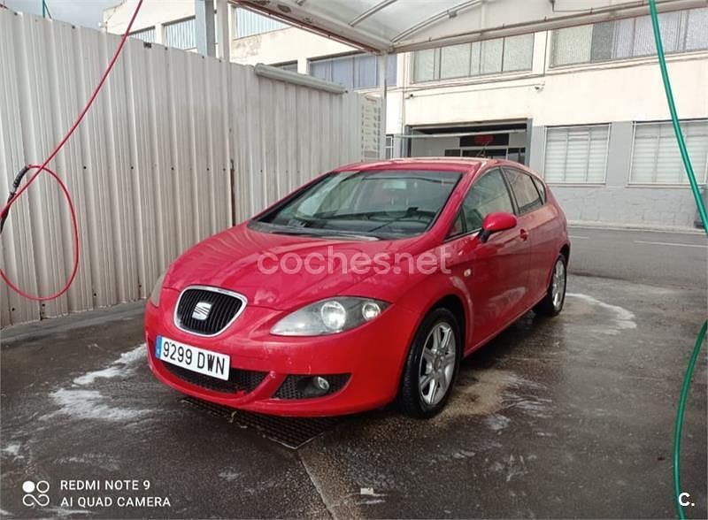 Usado Seat Leon Stylance 102 CV (75 kW) 2006 Rojo Utilitario