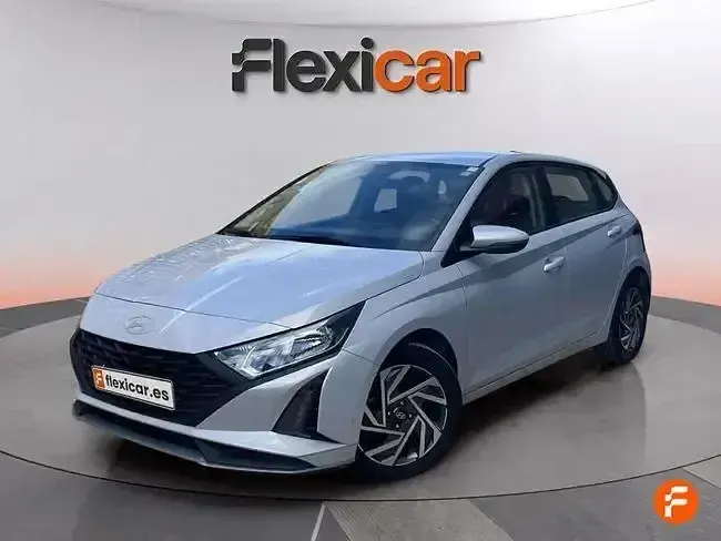 Begagnad Hyundai i20 84 HK (61 kW) 2024 Grå Halvkombi