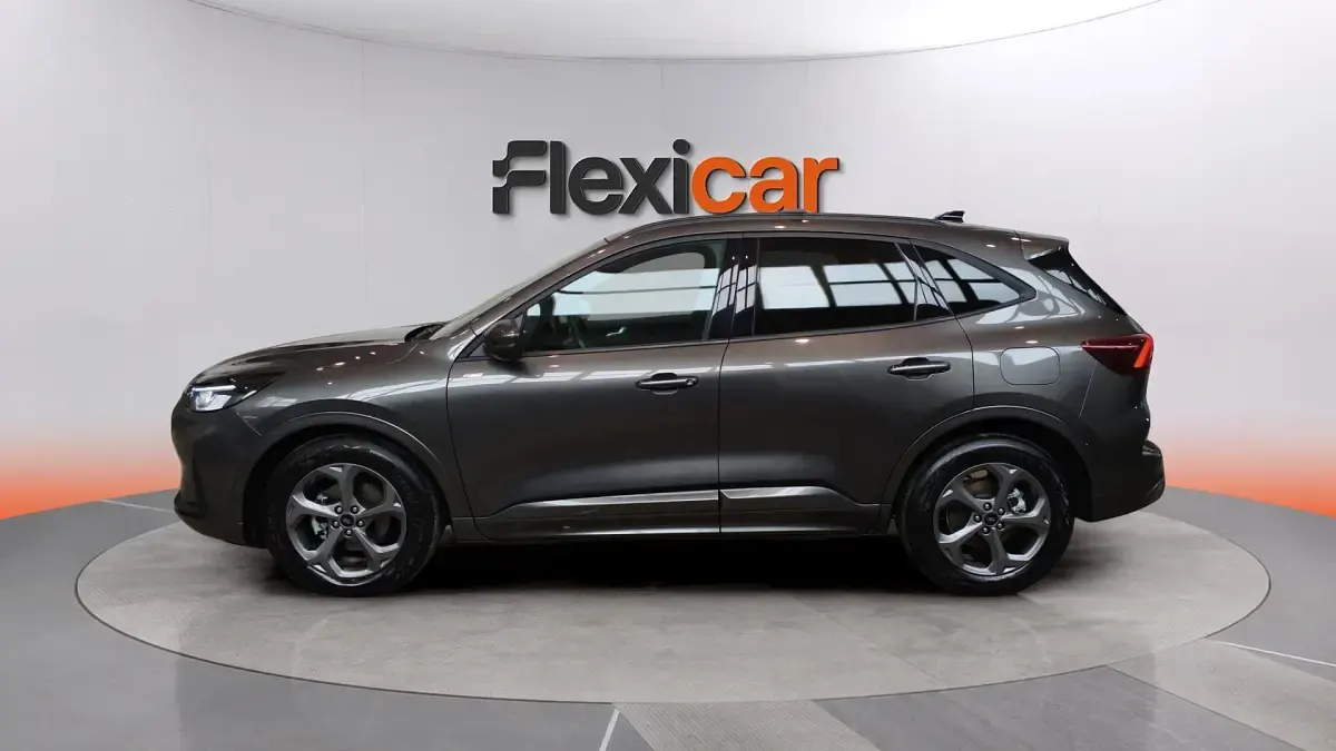Begagnad Ford Kuga ST-Line 150 HK (110 kW) 2025 Grå SUV