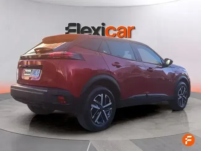Usado Peugeot 2008 Active 100 CV (73 kW) 2023 Rojo SUV