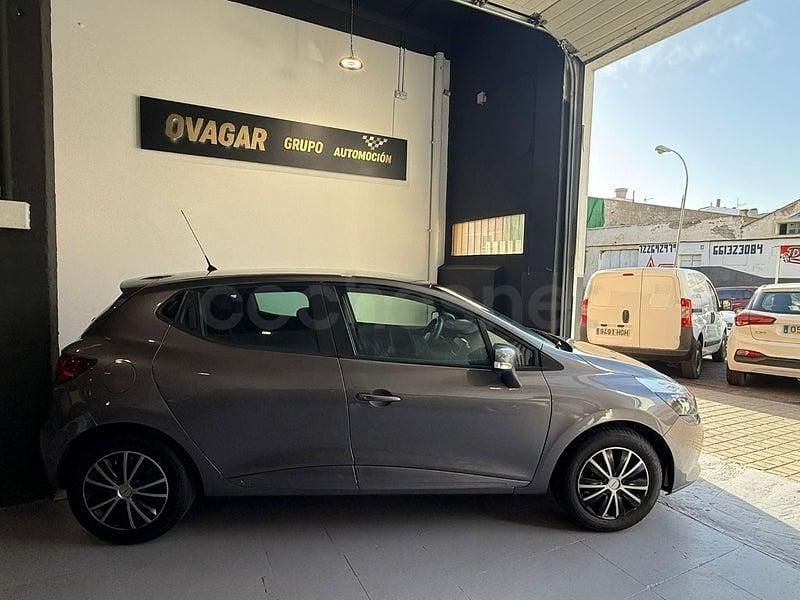 Usado Renault Clio IV Business 75 CV (55 kW) 2015 Gris / plata Berlina