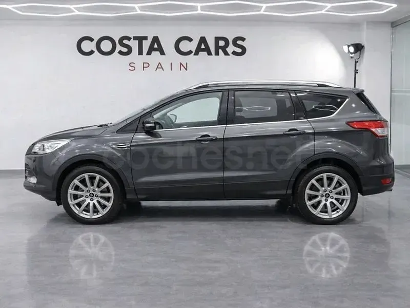 Usado Ford Kuga Titanium 120 CV (88 kW) 2016 Gris / plata SUV