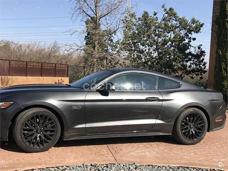 Usado Ford Mustang GT 418 CV (307 kW) 2016 Gris / plata Coupe