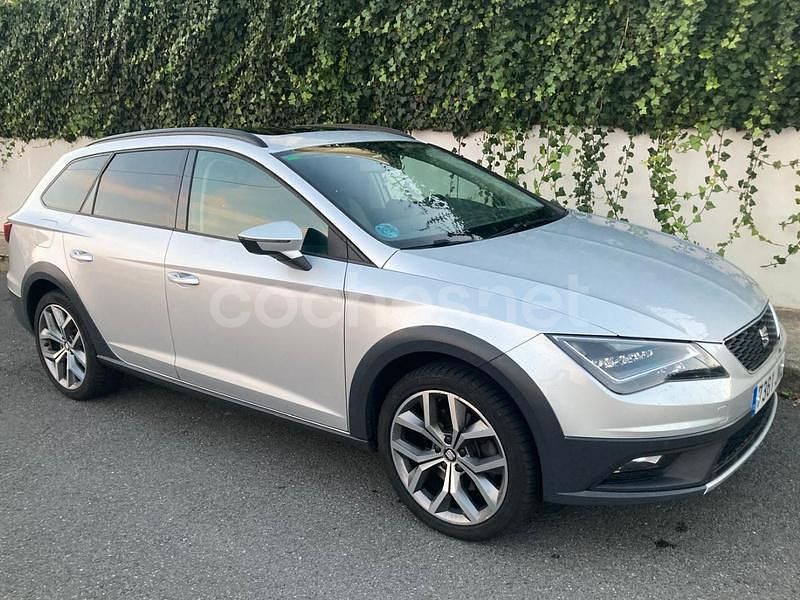 Usado Seat Leon 4Drive 184 CV (135 kW) 2015 Gris / plata Familiar