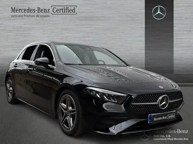 Usado Mercedes A180 AMG line 136 CV (100 kW) 2025
