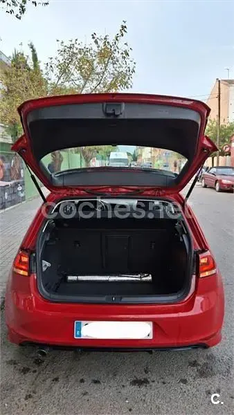 Usado VW Golf VII Sportline 110 CV (80 kW) 2018 Rojo Familiar