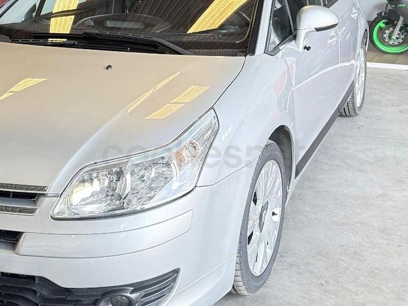 Usado Citroën C4 Exclusive 110 CV (80 kW) 2005 Gris / plata Berlina