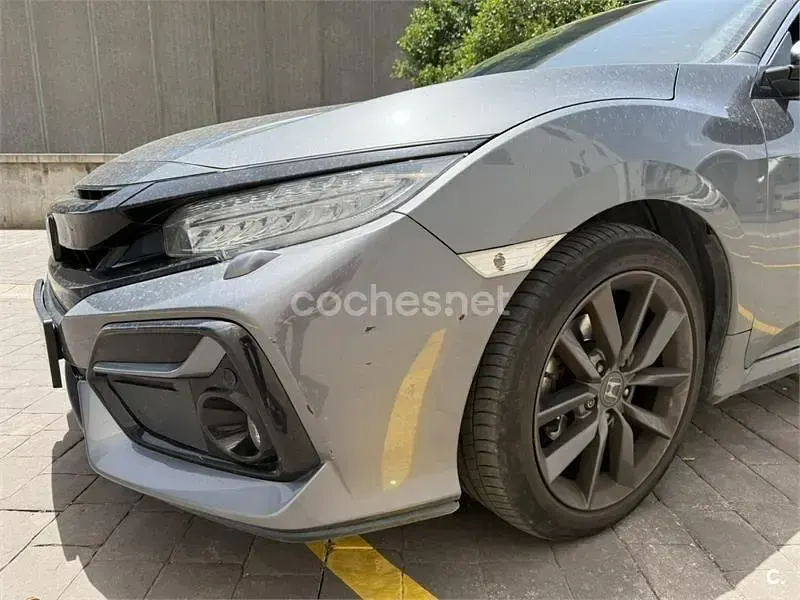 Usado Honda Civic Elegance 126 CV (92 kW) 2021 Gris / plata Berlina