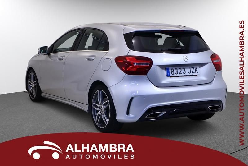 Usado Mercedes A200 AMG line 156 CV (114 kW) 2017 Gris