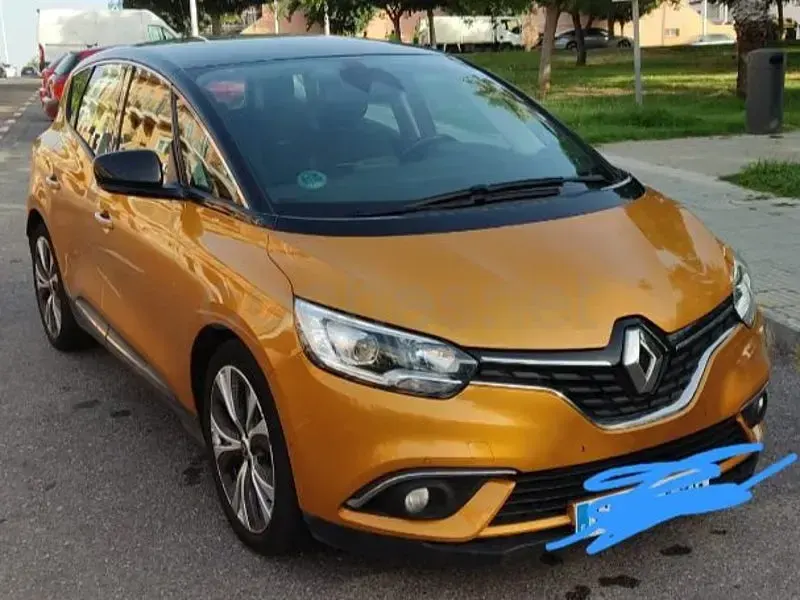 Usado Renault Scénic III Edition One 110 CV (80 kW) 2017 Naranja Monovolumen