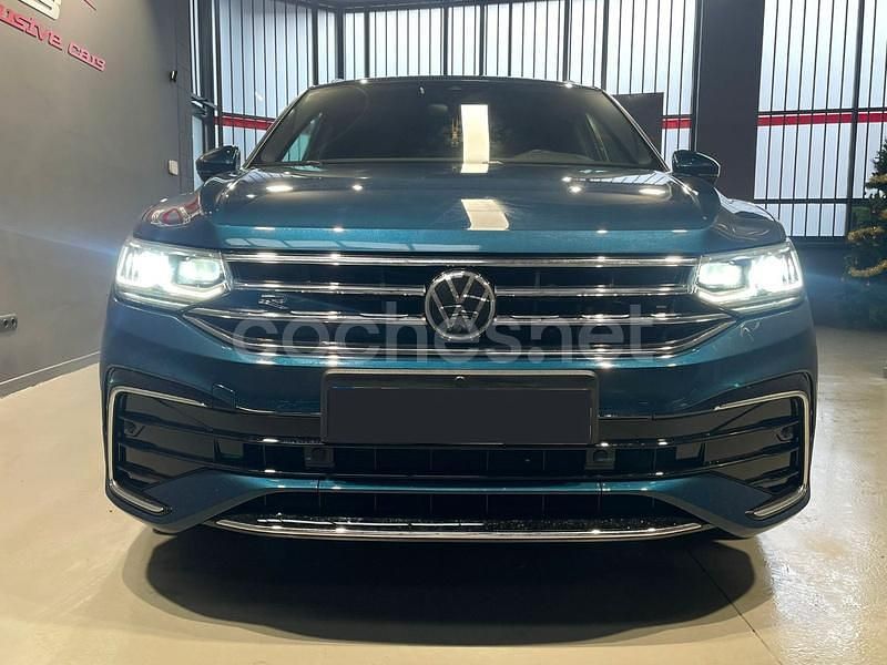 Usado VW Tiguan R-line 200 CV (147 kW) 2022 Azul SUV