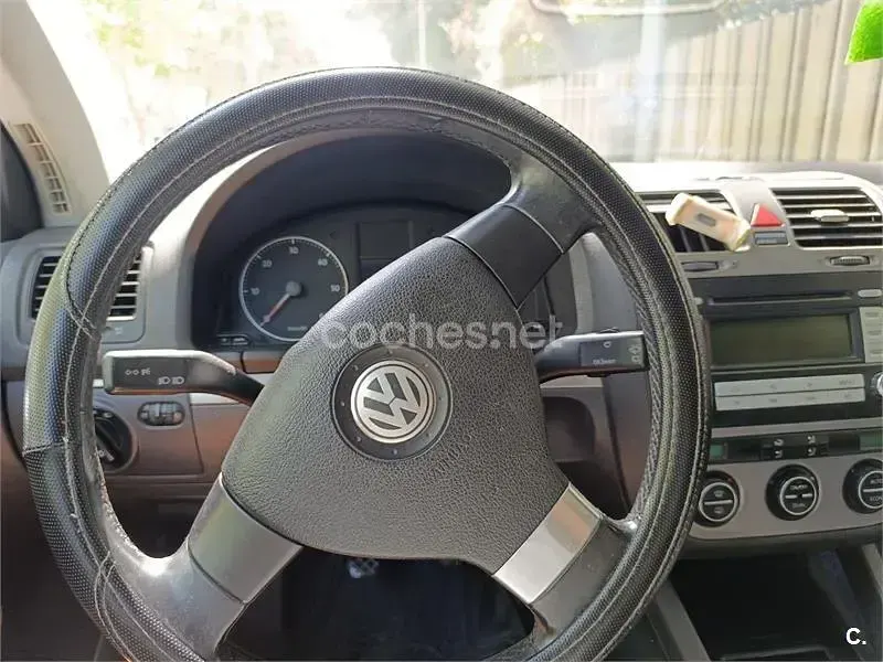 Usado VW Golf V Highline 105 CV (77 kW) 2007 Negro Berlina
