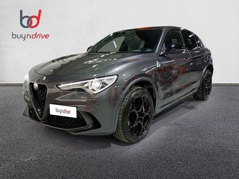 Usado Alfa Romeo Stelvio Quadrifoglio 510 CV (375 kW) 2022 Gris / plata SUV