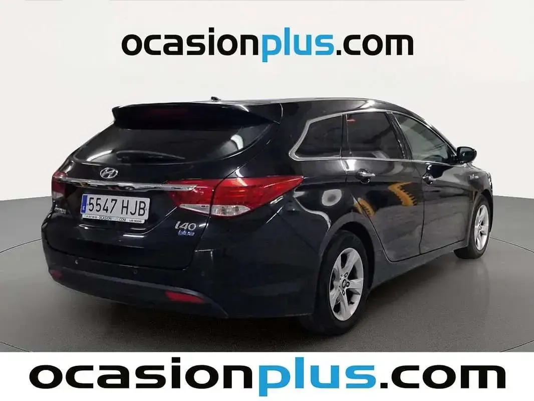 Usado Hyundai i40 GLS 136 CV (100 kW) 2012 Negro Familiar