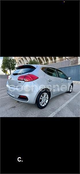 Usado Kia Ceed GT 90 HP (66 kW) 2013 Cinzento Sedan