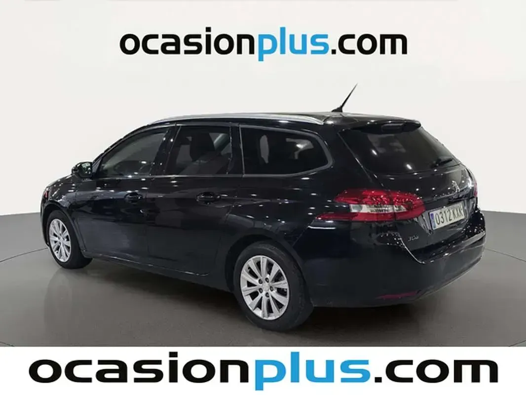 Usado Peugeot 308 SW Style 131 CV (96 kW) 2019 Negro Familiar