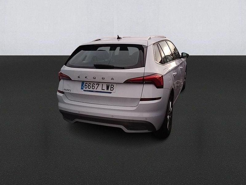 Usado Skoda Kamiq Ambition 110 CV (80 kW) 2022 Blanco SUV
