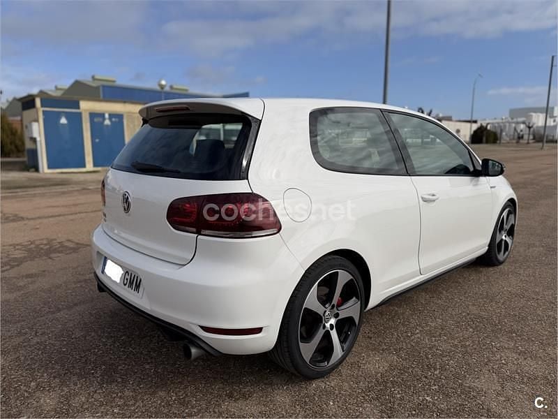 Usado VW Golf VI GTI 200 CV (147 kW) 2009 Blanco Utilitario
