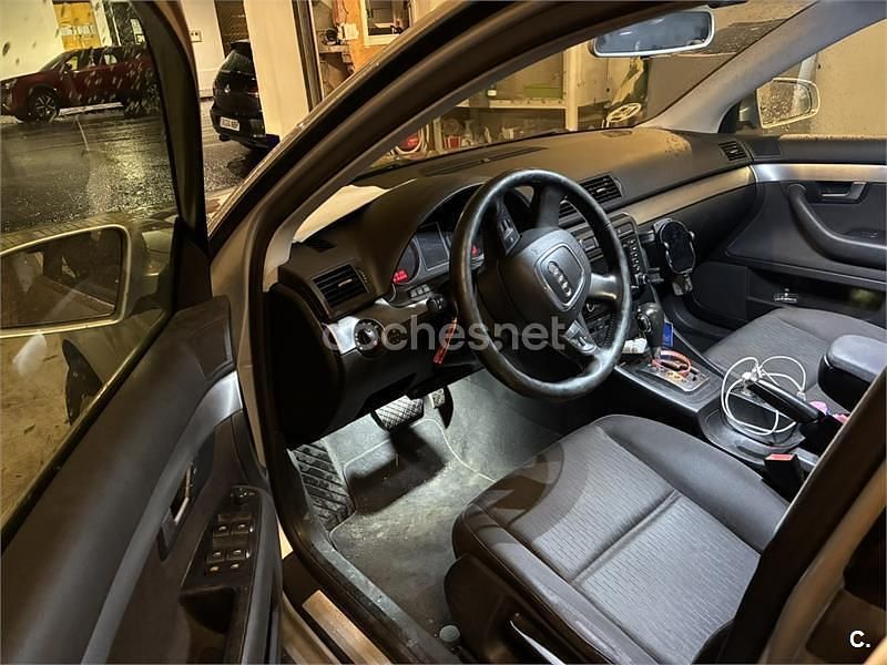 Usado Audi A4 140 CV (102 kW) 2007 Gris / plata Berlina
