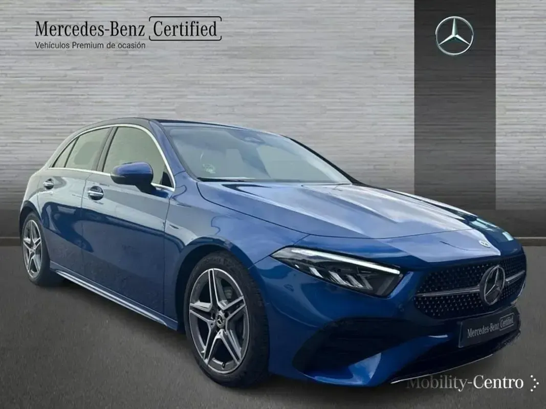 Usado Mercedes A180 116 CV (85 kW) 2024 Azul espectra Utilitario