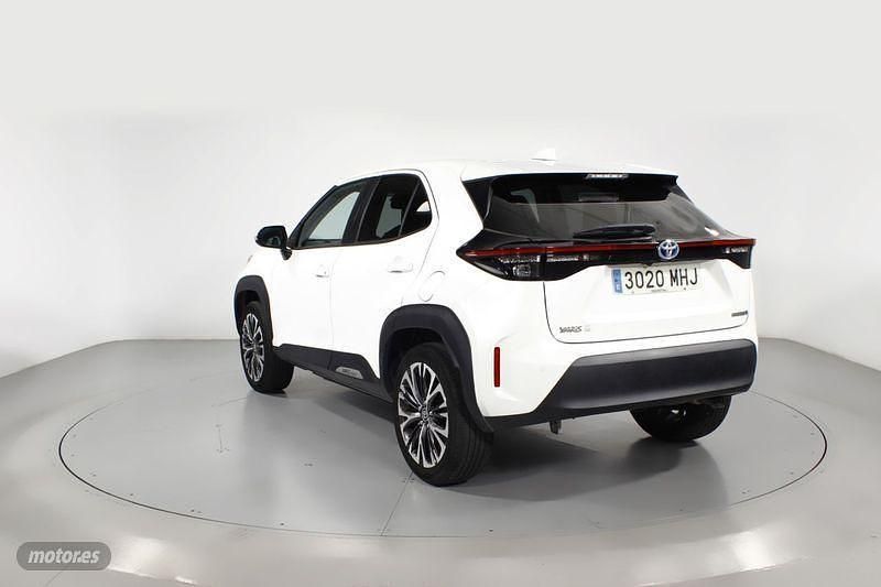Blanco Usado 2023 Toyota Yaris Cross Style SUV | 27.200 € (Precio justo) - Imagen 1/4