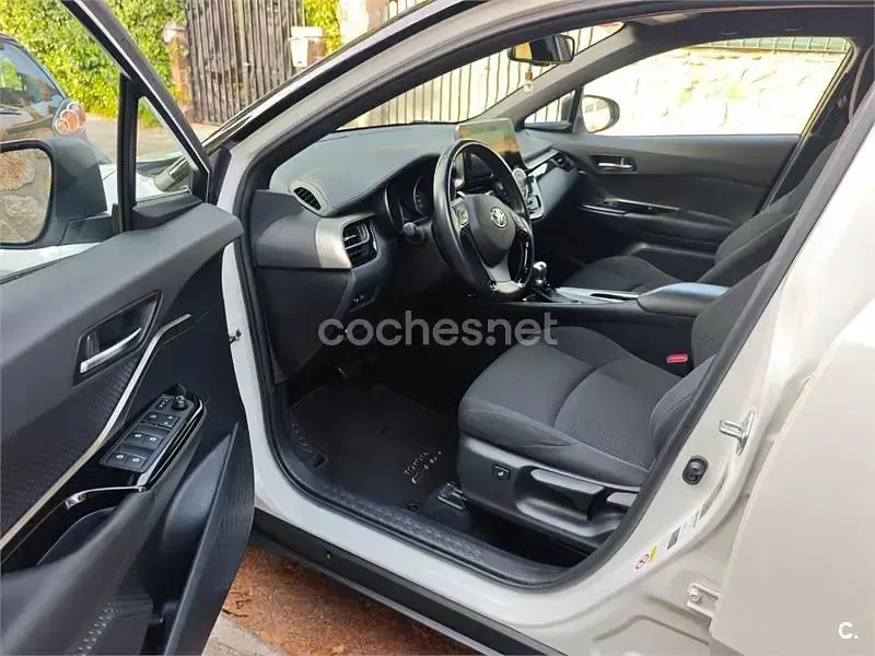 Usado Toyota C-HR Advance 122 CV (89 kW) 2018 Blanco SUV