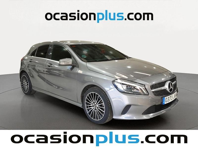 Usado Mercedes A200 Urban 136 CV (100 kW) 2016 Gris Utilitario