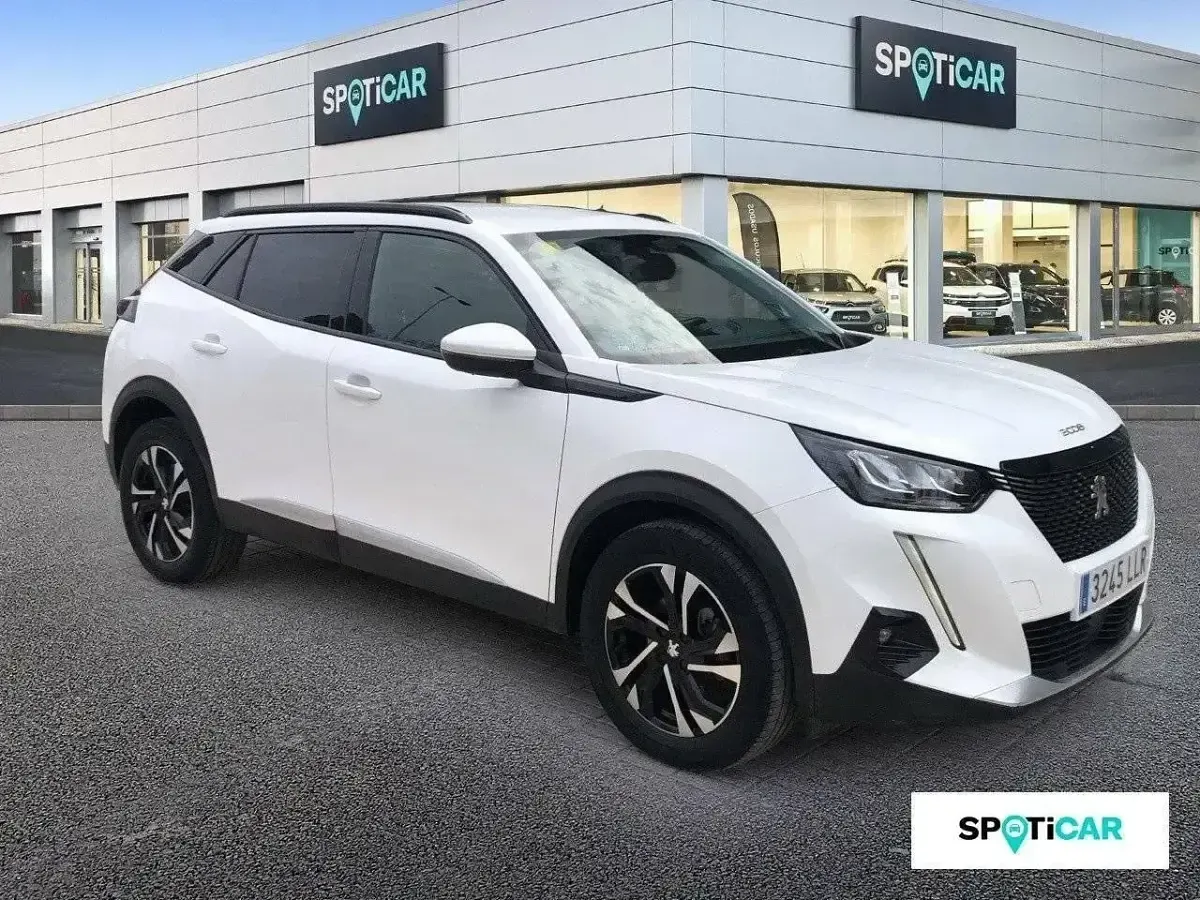 Usado Peugeot 2008 Allure 130 CV (95 kW) 2020 Blanco SUV