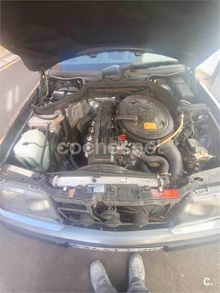 Usado Mercedes E300 231 CV (169 kW) 1992 Granate Berlina
