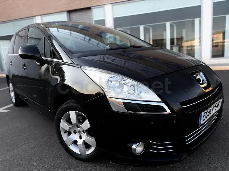 Usado Peugeot 5008 Access 115 CV (84 kW) 2013 Negro Monovolumen
