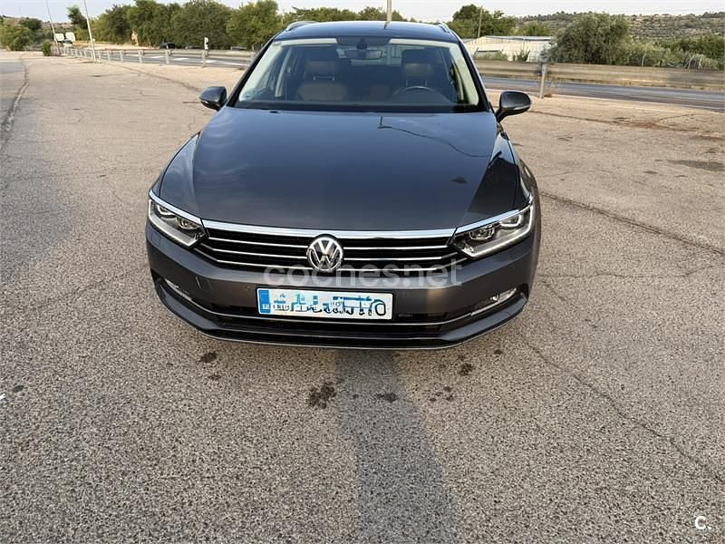 Usado VW Passat Sportline 190 CV (139 kW) 2016 Gris / plata Familiar