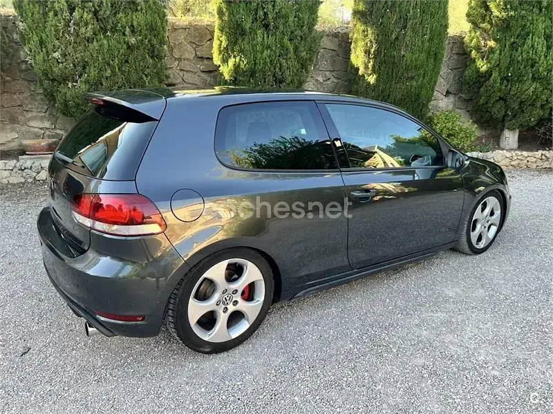 Usado VW Golf VI GTI 200 CV (147 kW) 2009 Gris / plata Utilitario