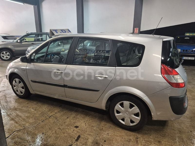 Gris / plata Usado 2006 Renault Grand Scénic II Dynamique Monovolumen | 3270 € (Buen precio) - Imagen 1/4