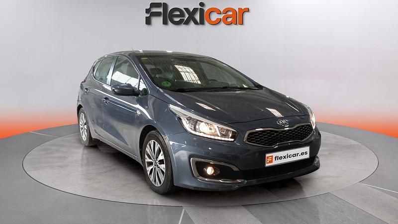 Usado Kia Ceed GT 90 CV (66 kW) 2017 Azul Berlina