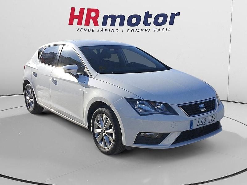 Usado Seat Leon Style Plus 117 CV (86 kW) 2017 Blanco Utilitario