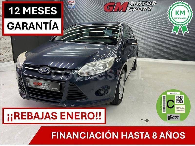 Gris / plata Usado 2013 Ford Focus Trend Berlina | 6990 € - Imagen 1/4