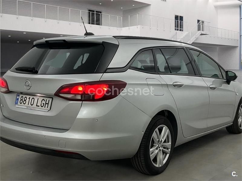 Usado Opel Astra Business Elegance 145 CV (106 kW) 2020 Gris / plata Familiar