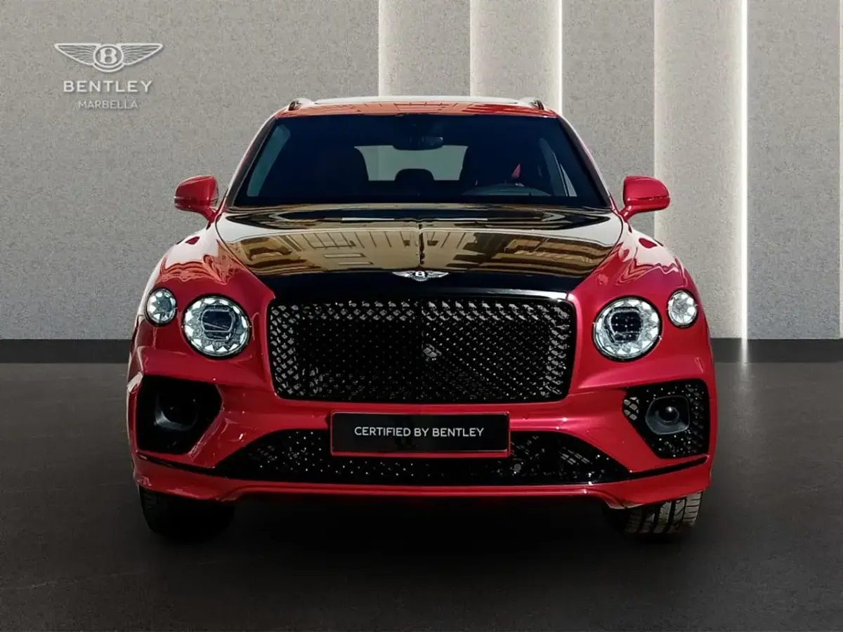 Usado Bentley Bentayga 449 CV (330 kW) 2023 Plateado SUV