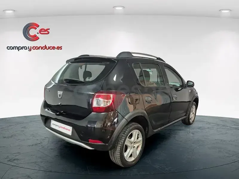 Usado Dacia Sandero Stepway 90 CV (66 kW) 2013 Negro Berlina