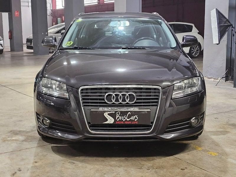 Usado Audi A3 Ambition 140 CV (102 kW) 2010 Negro Utilitario