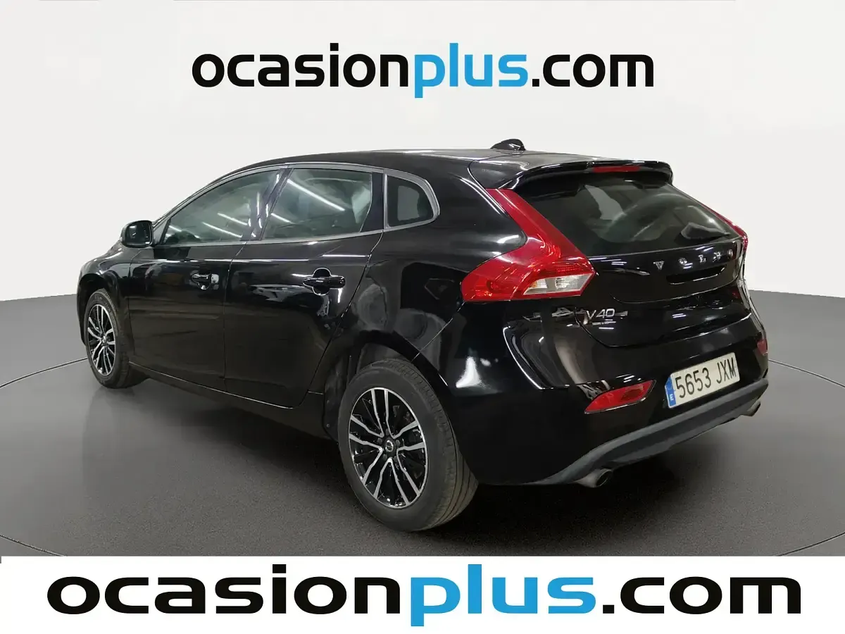 Usado Volvo V40 Momentum 150 CV (110 kW) 2017 Negro Berlina