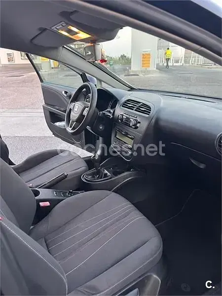 Usado Seat Leon Copa 105 CV (77 kW) 2012 Negro Berlina