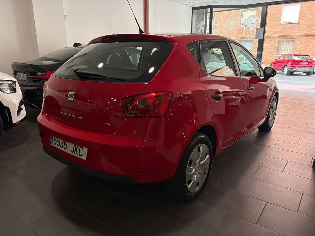 Begagnad Seat Ibiza Reference 90 HK (66 kW) 2015 Röd Halvkombi
