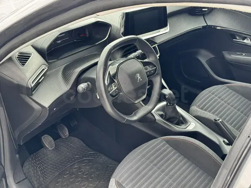 Usado Peugeot 208 Active 100 CV (73 kW) 2023 Azul Utilitario