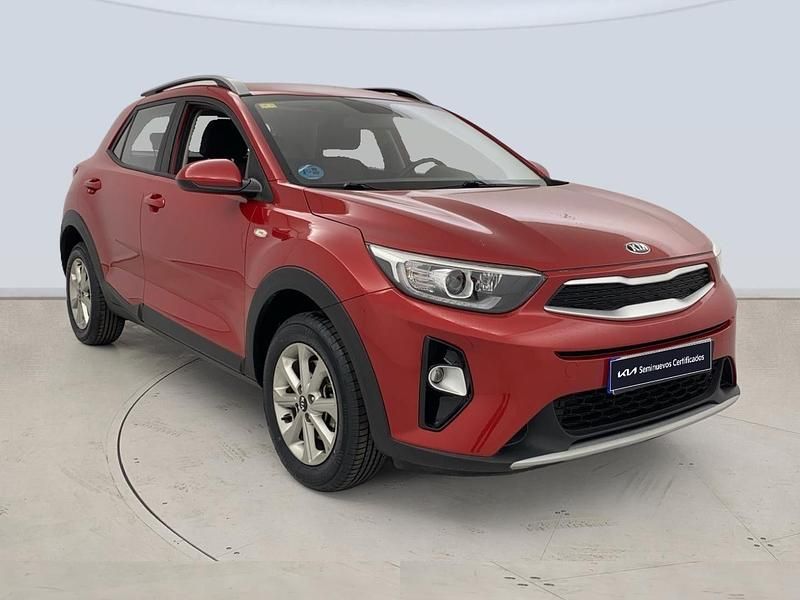 Usado Kia Stonic 84 CV (61 kW) 2020 Rojo SUV
